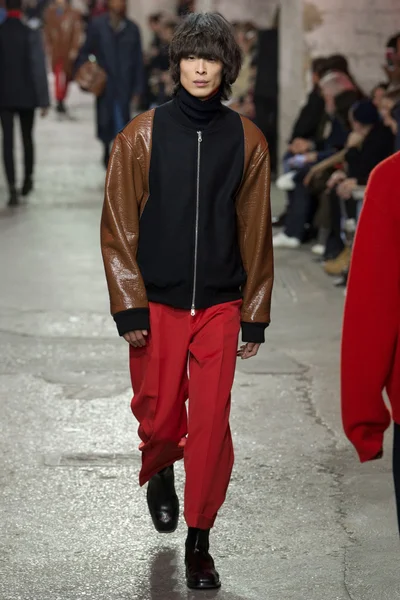 Look 46